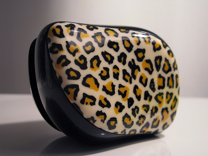 Tangle Teezer matkaharja leopardikuviolla